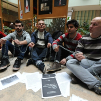 Felfüggesztették a demonstrációt a kormányhivatal épületében